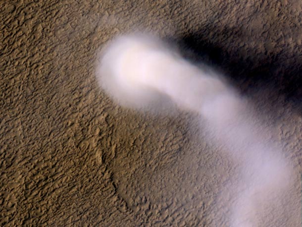 hirise_dustdevil_3142012