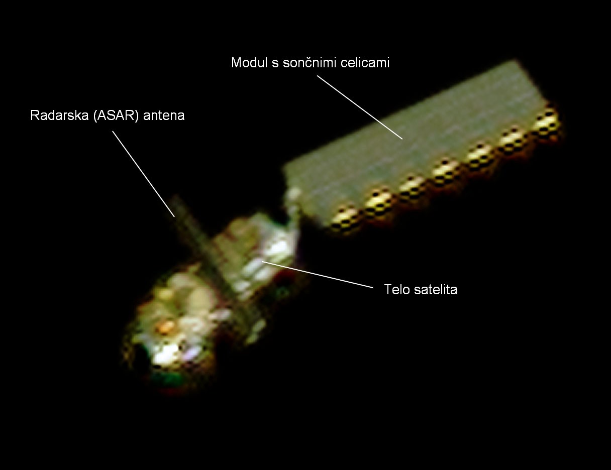 15. aprila je Francoska vesoljska agencija CNES obrnila satelit Plejade, da je posnel to sliko Envisata. Iz oddaljenosti približno 100 km so lepo vidni telo satelita, radarska antena in modul s sončnimi celicami.